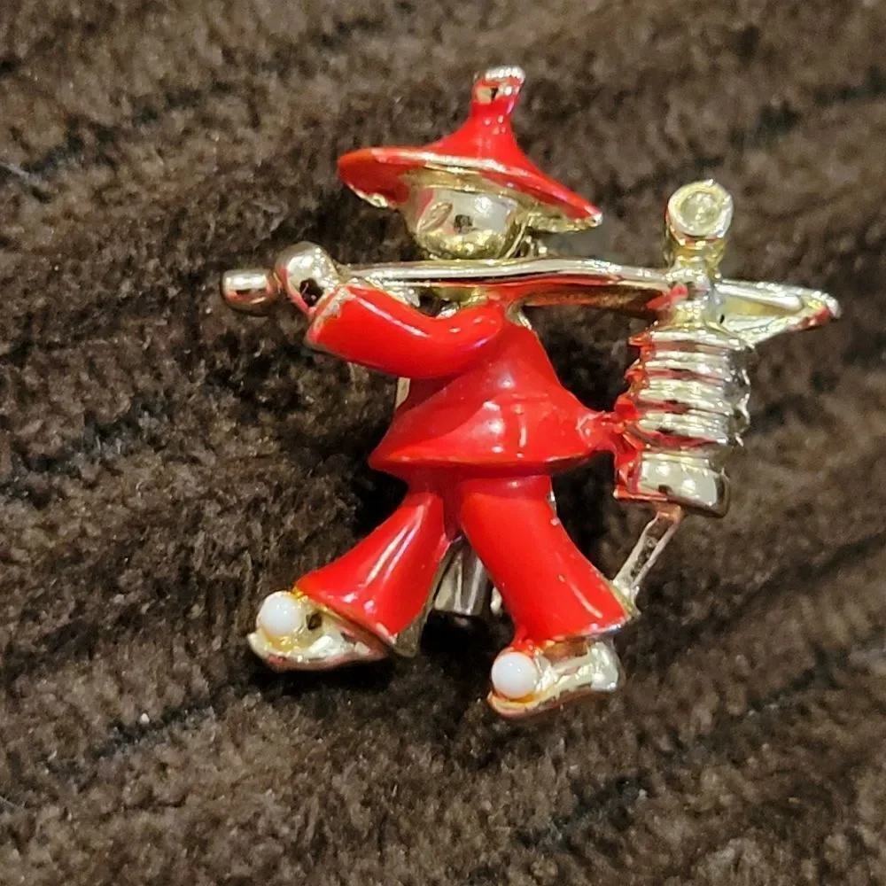 Vintage Asian Man Carrying a Lantern Small Brooch - 1950's MCM Scatter Pin